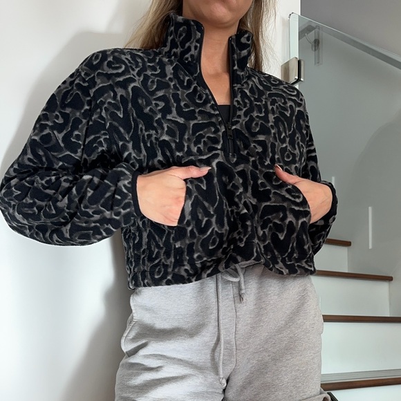 Aritzia Quarter Zip Fleece - Picture 2 of 3